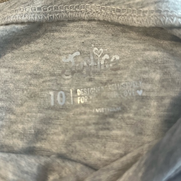 NWT - Justice Grey T-Shirt with Flip Sequin Heart Girls Size M (10) - Picture 2 of 5